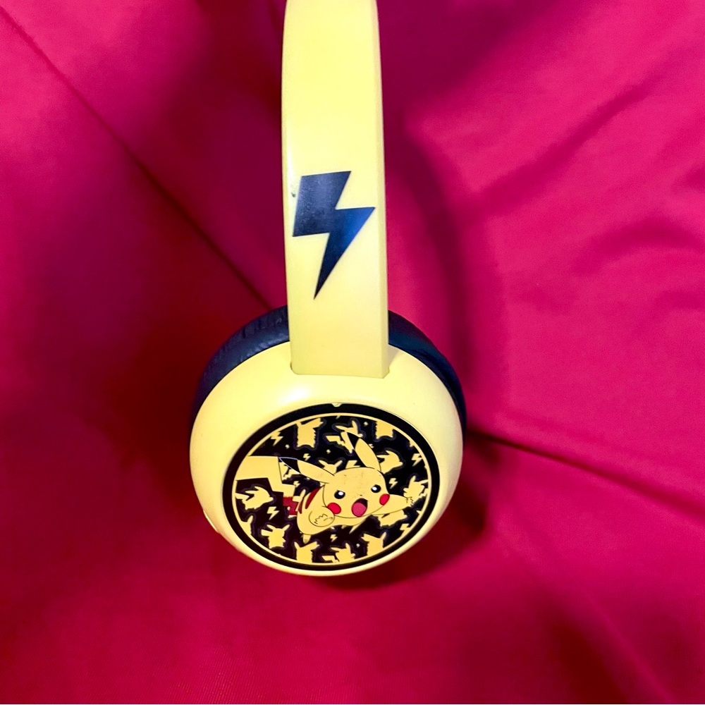 Nintendo Pokémon Wireless Headphones